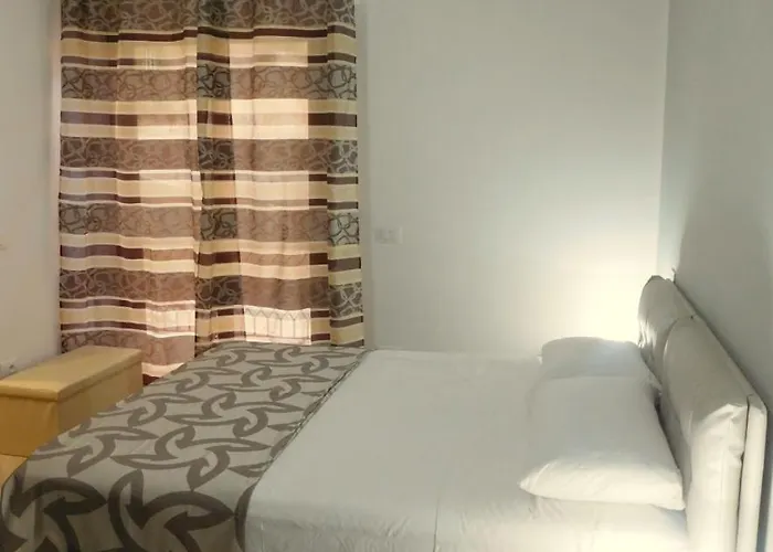 Acrobatic Bed & Breakfast *