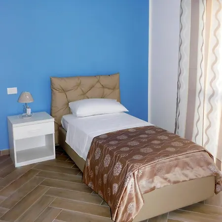 לינה וארוחת בוקר Acrobatic