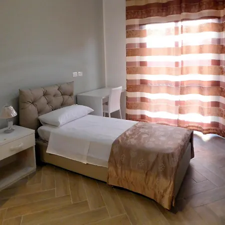 Acrobatic Couette-café