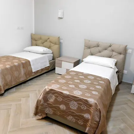 Acrobatic לינה וארוחת בוקר *